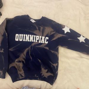 youth medium quinnipiac university college sweatshirt never before worn